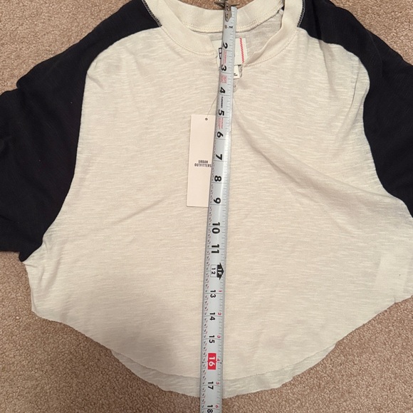 NWT BDG Cream and Black Long Sleeve Cropped Tee - Picture 8 of 8